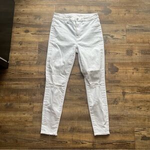 American Eagle Women’s White Super Hi Rise Jegging Stretch Distressed Sz 4 Short